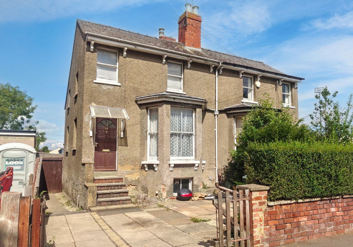 34 Whaddon Road, Cheltenham, Gloucestershire, GL52 5NA