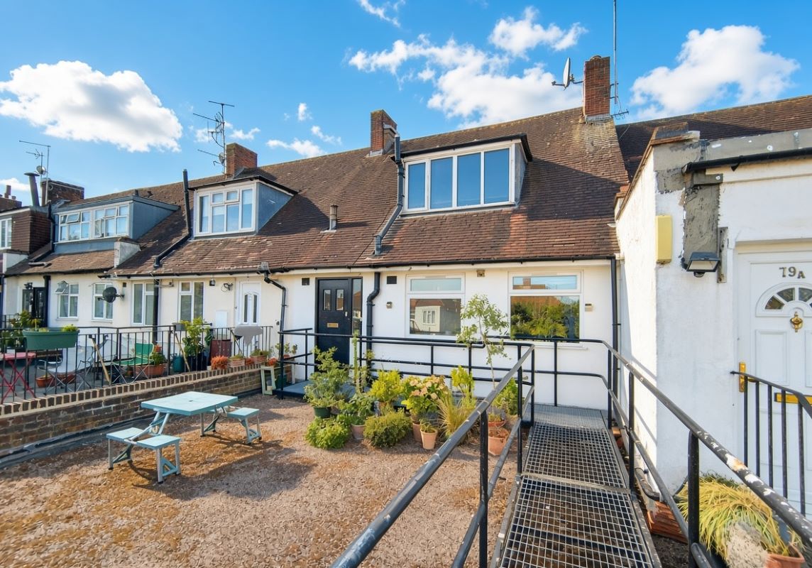 81B High Street, Whitton, Twickenham, Middlesex, TW2 7LD