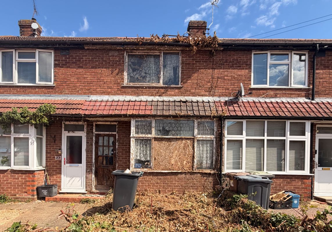 25 Peartree Road, Luton, Bedfordshire, LU2 8AZ