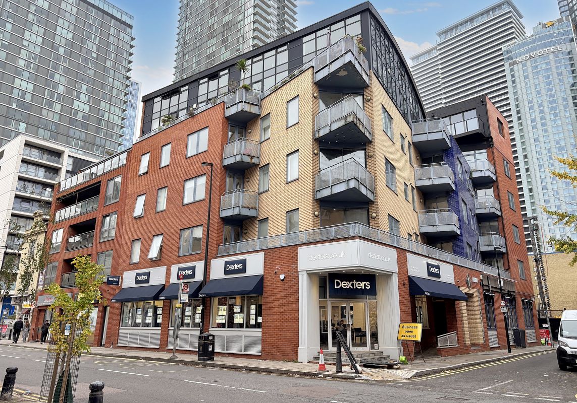 Flat 3 Regatta Point, 1 Manilla Street, Canary Wharf, London, E14 8JZ