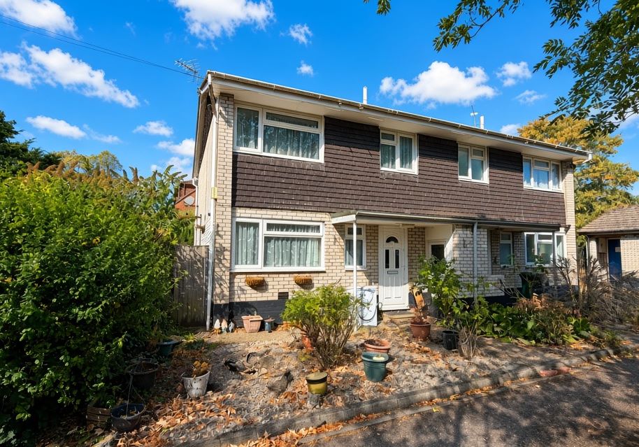 1 Reservoir Cottages, Love Lane, Abbots Langley, Hertfordshire, WD5 0QA