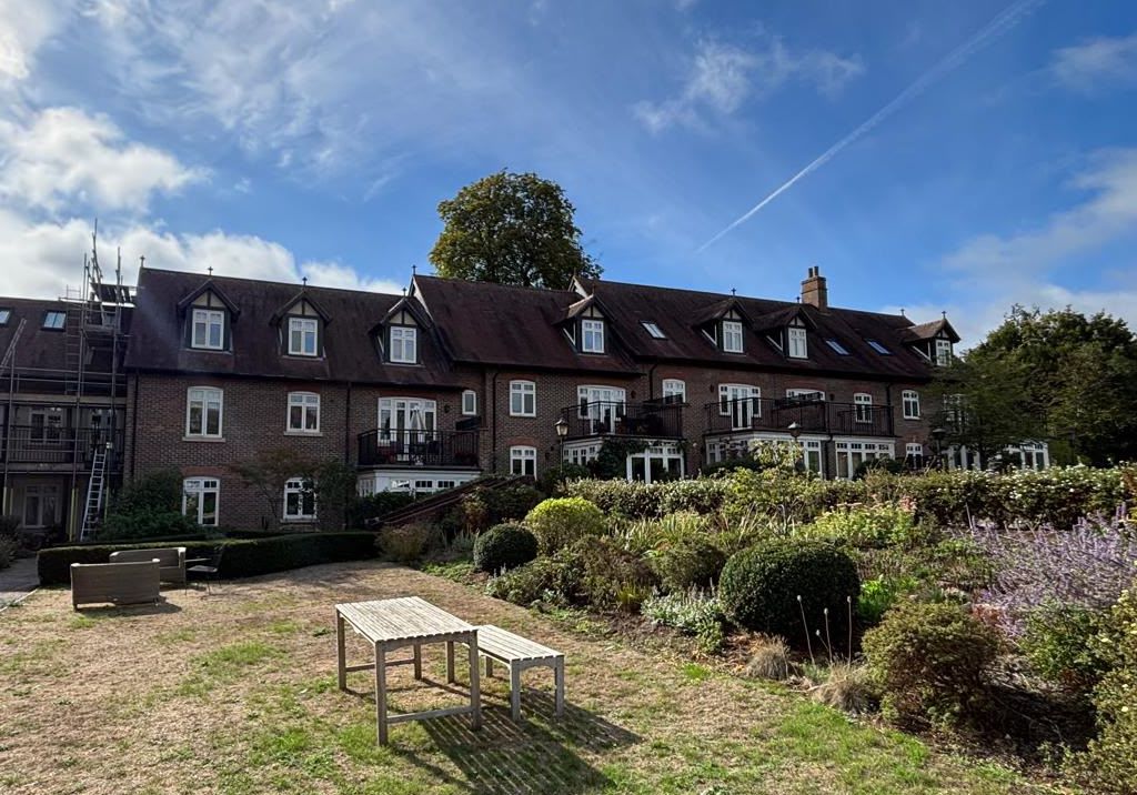 Flat 17A Bramley Grange, Horsham Road, Bramley, Guildford, Surrey, GU5 0ES