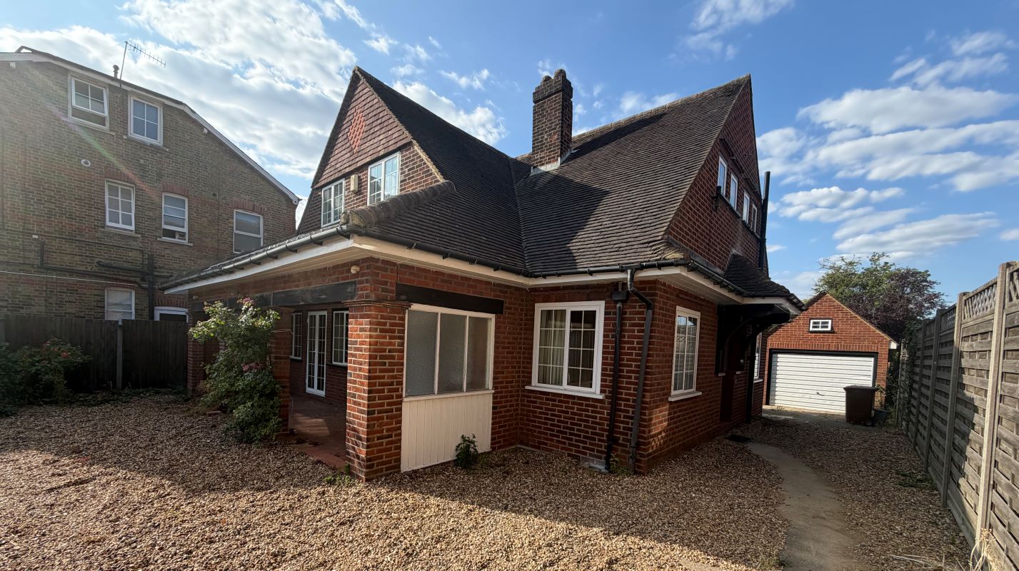 52 Bushey Grove Road, Bushey, Hertfordshire, WD23 2JJ