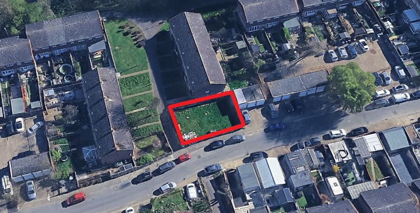 Land Adjacent to 24 Broadhope Avenue, Stanford-le-Hope, Essex, SS17 0SJ