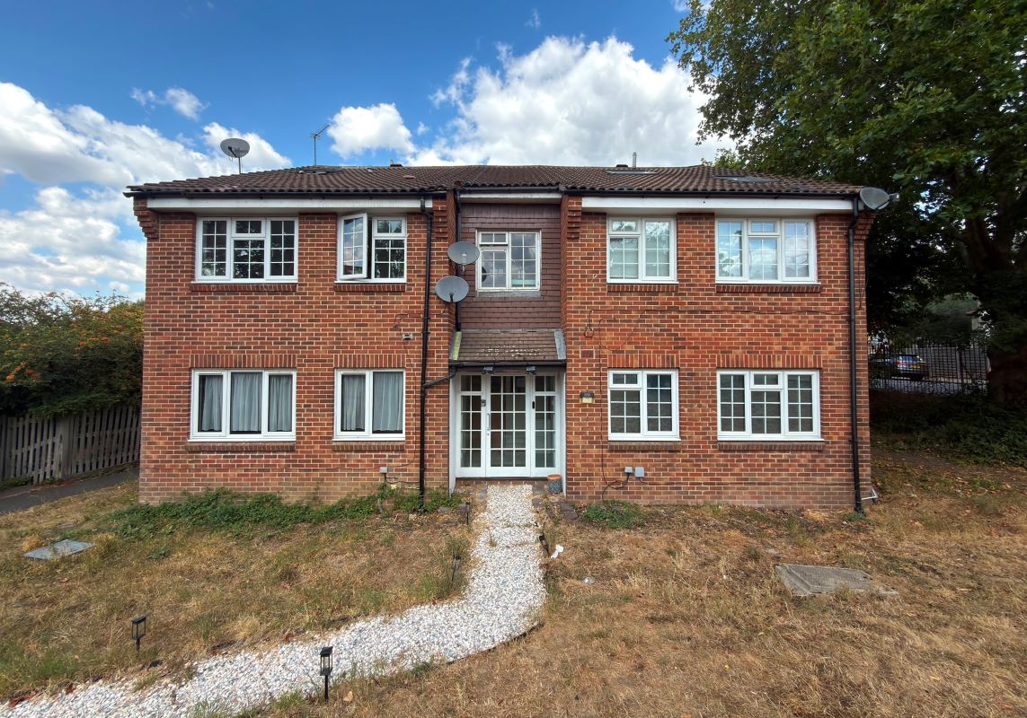 42 St. Peter's Close, Tooting, London, SW17 7UH