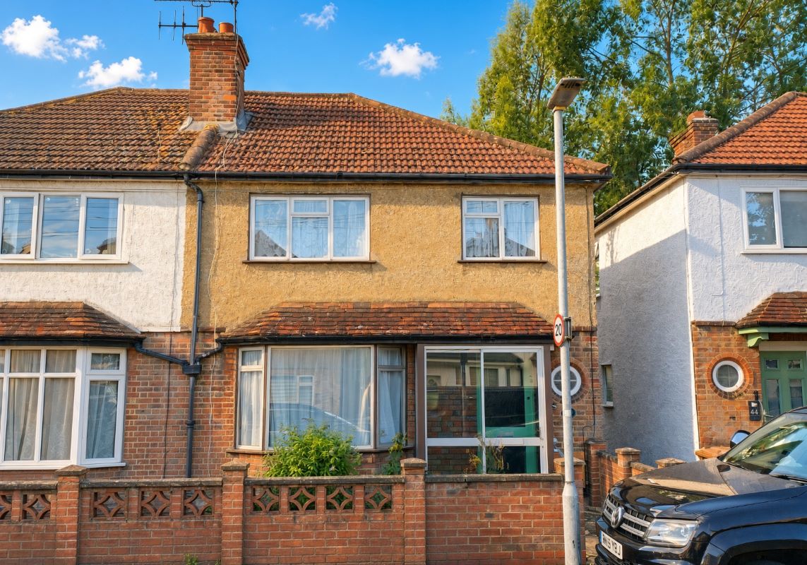 46 Adrian Road, Abbots Langley, Hertfordshire, WD5 0AQ
