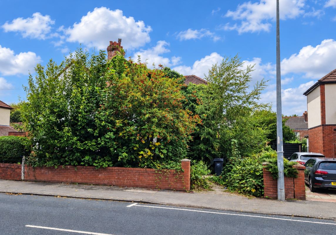 32 Swinton Park Road, Salford, Lancashire, M6 7WR