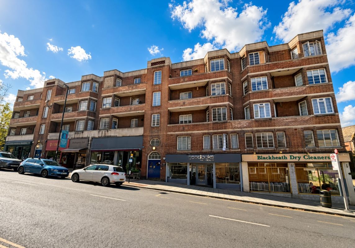 Flat 22 Selwyn Court, Blackheath Village, Blackheath, London, SE3 9SZ