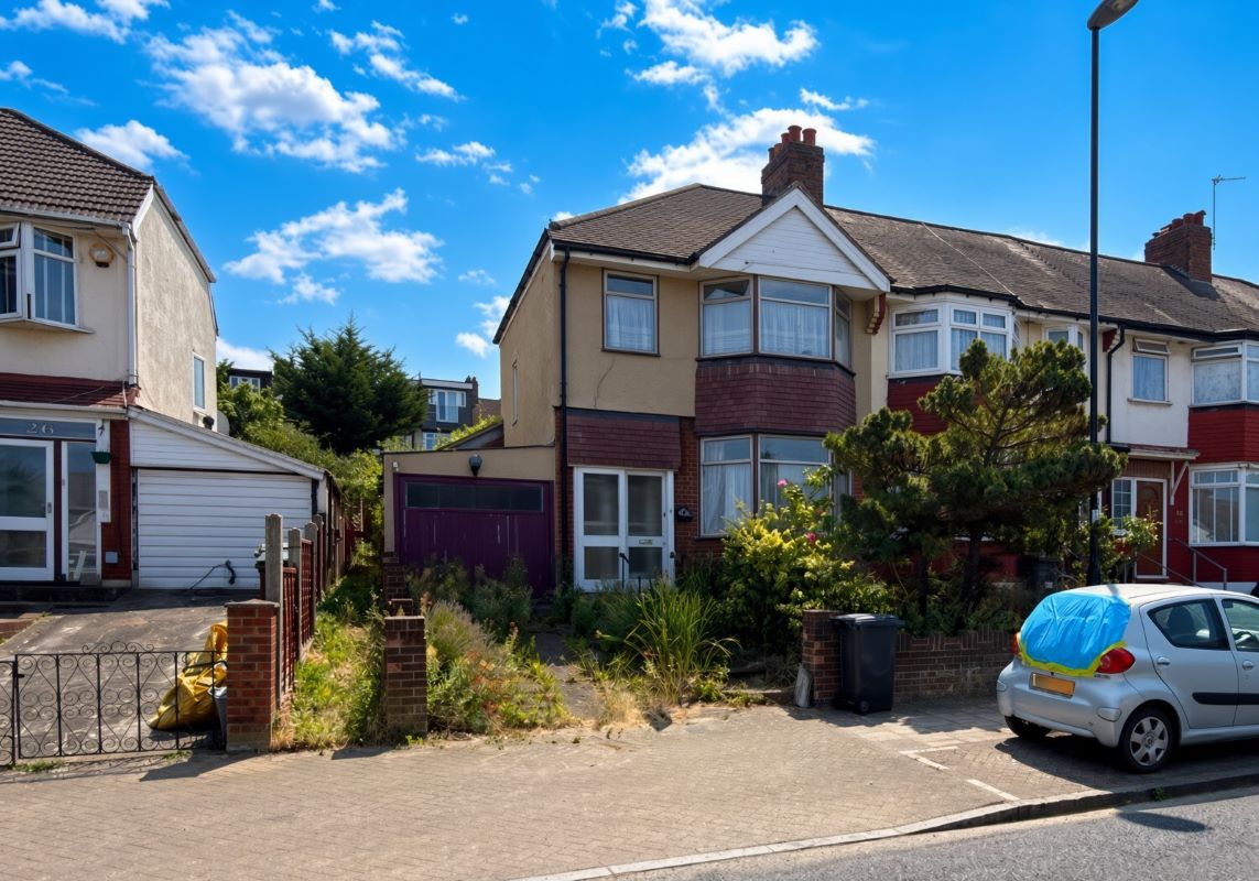 24 Dunkery Road, Mottingham, London, SE9 4HZ