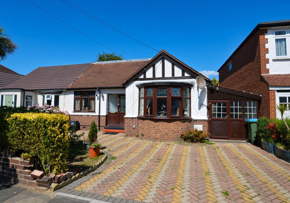 18 Lyndhurst Avenue, Twickenham, Middlesex, TW2 6BY