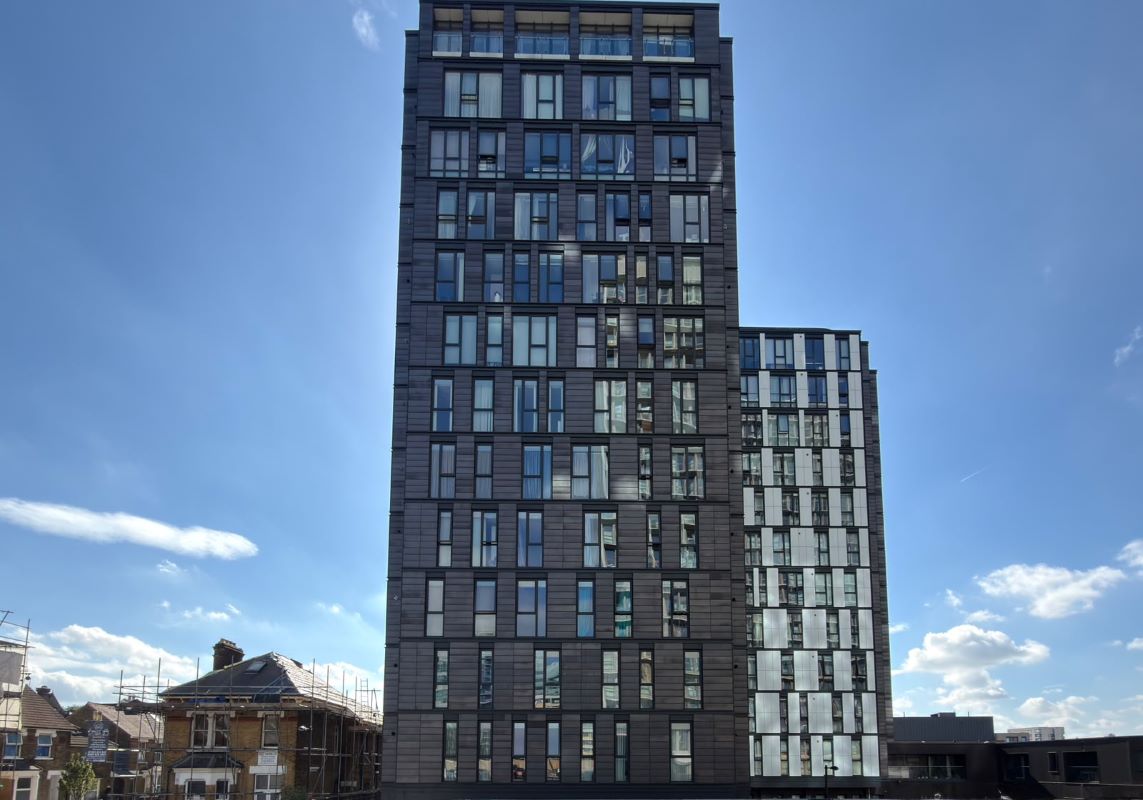 Flat 160 Centrillion Point, 2 Masons Avenue, Croydon, Surrey, CR0 9WY