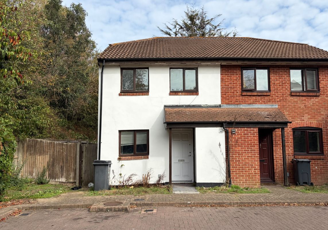 10 Eider Close, Hayes, Middlesex, UB4 9TD