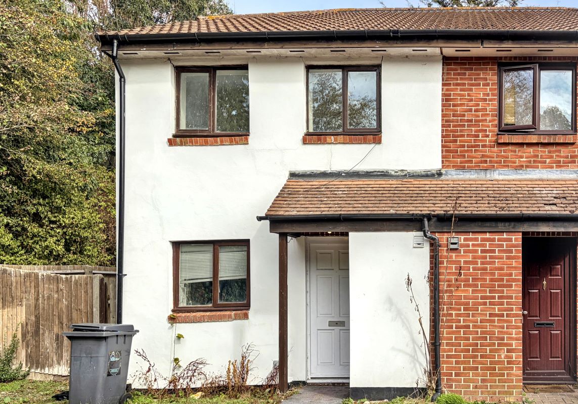 10 Eider Close, Hayes, Middlesex, UB4 9TD