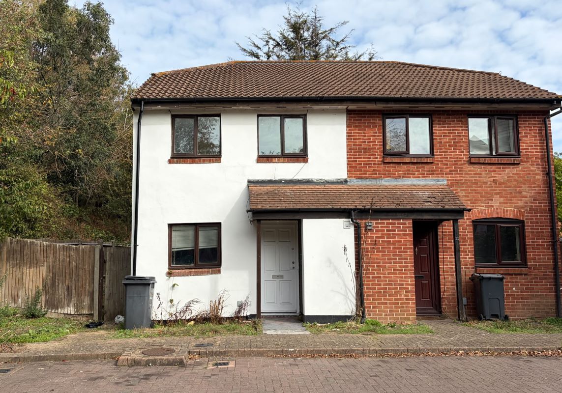 10 Eider Close, Hayes, Middlesex, UB4 9TD