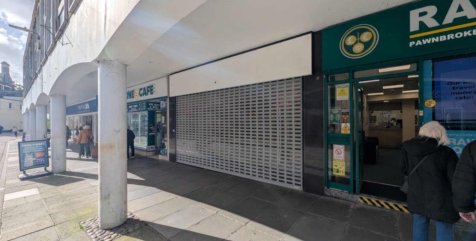 19 Red Street, Carmarthen, Dyfed, SA31 1QL