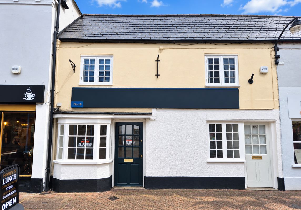 16 High Street, Hythe, Southampton, Hampshire, SO45 6AH