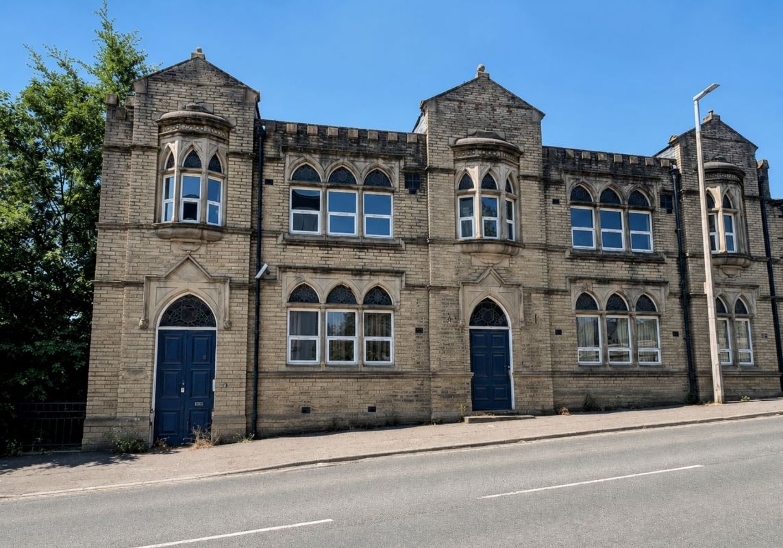 Unit 3 64 Briggate, Brighouse, Calderdale, HD6 1EF