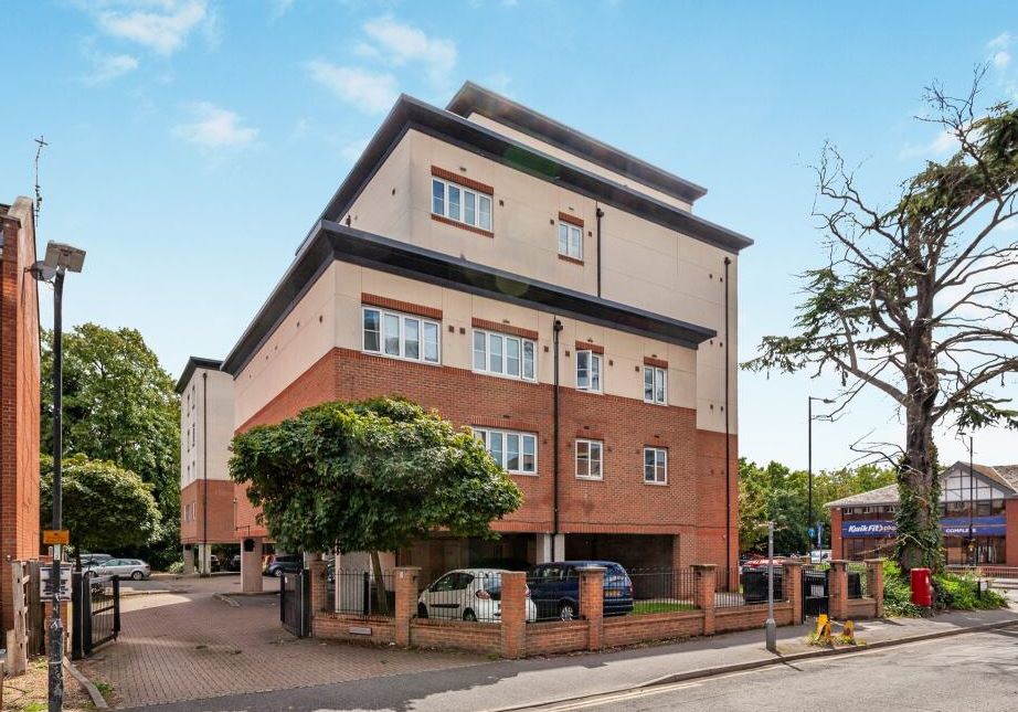 Flat 33 Centrika, Bath Road, Slough, Buckinghamshire, SL1 3SL