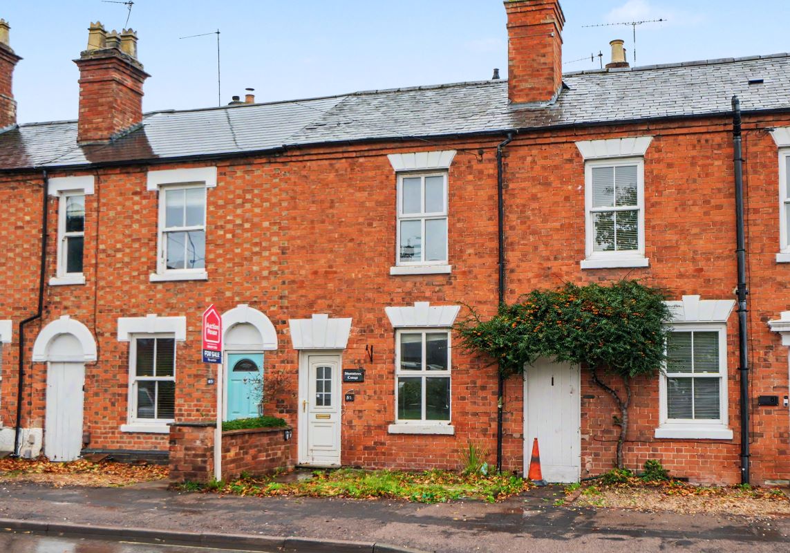 83 Shipston Road, Stratford-upon-Avon, Warwickshire, CV37 7LW