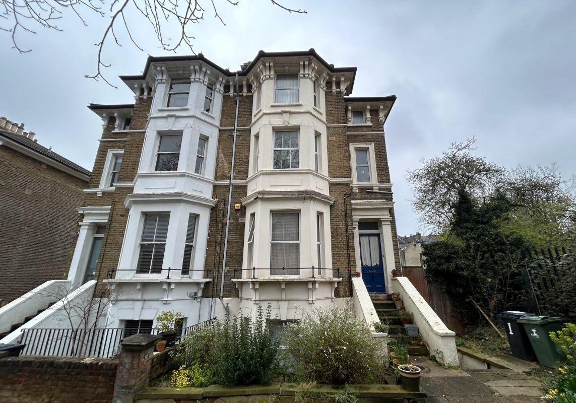 1 Bloom Grove, Lambeth, London, SE27 0HZ