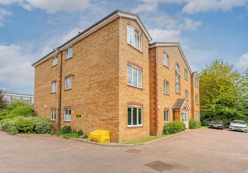 Flat 11 Winchester Court, 242 Billet Road, Walthamstow, London, E17 5HE