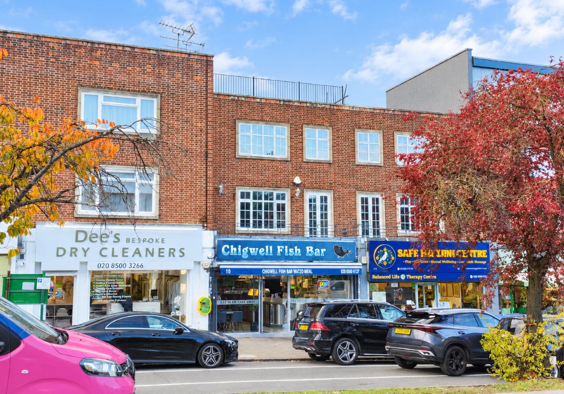 10A Brook Mews, High Road, Chigwell, Essex, IG7 6PB