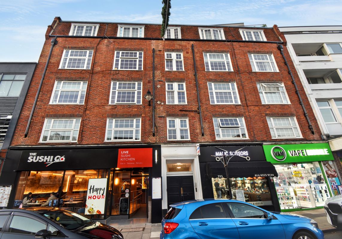 Flat 30 Eastgate House, 223 High Street, Guildford, Surrey, GU1 3BY
