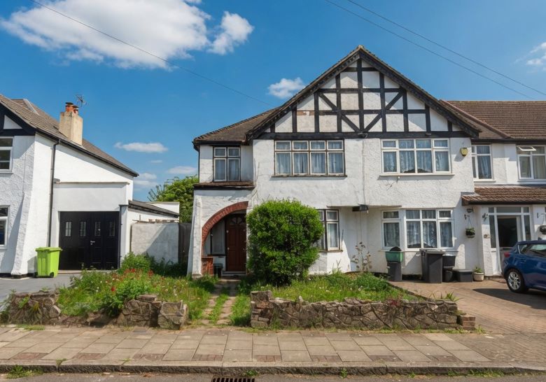 6 Ruskin Walk, Bromley, Kent, BR2 8EP