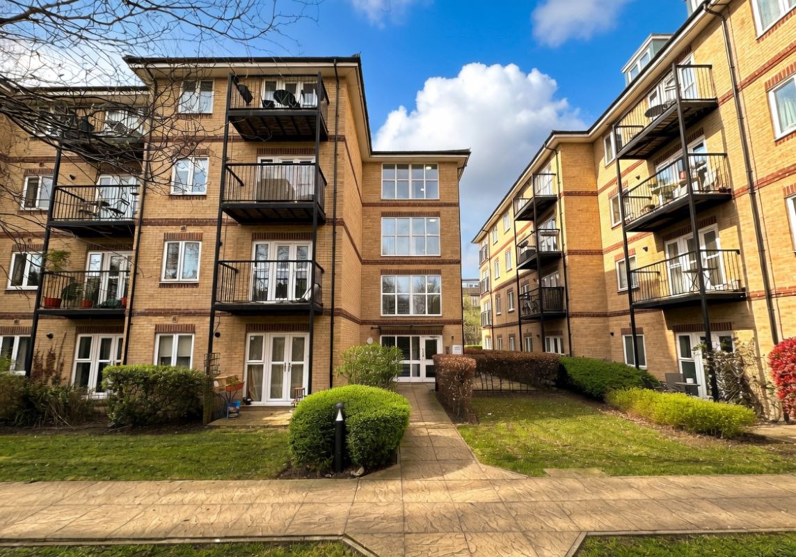 Flat 20 Carfax House, 4 Worcester Close, Penge, London, SE20 8FL