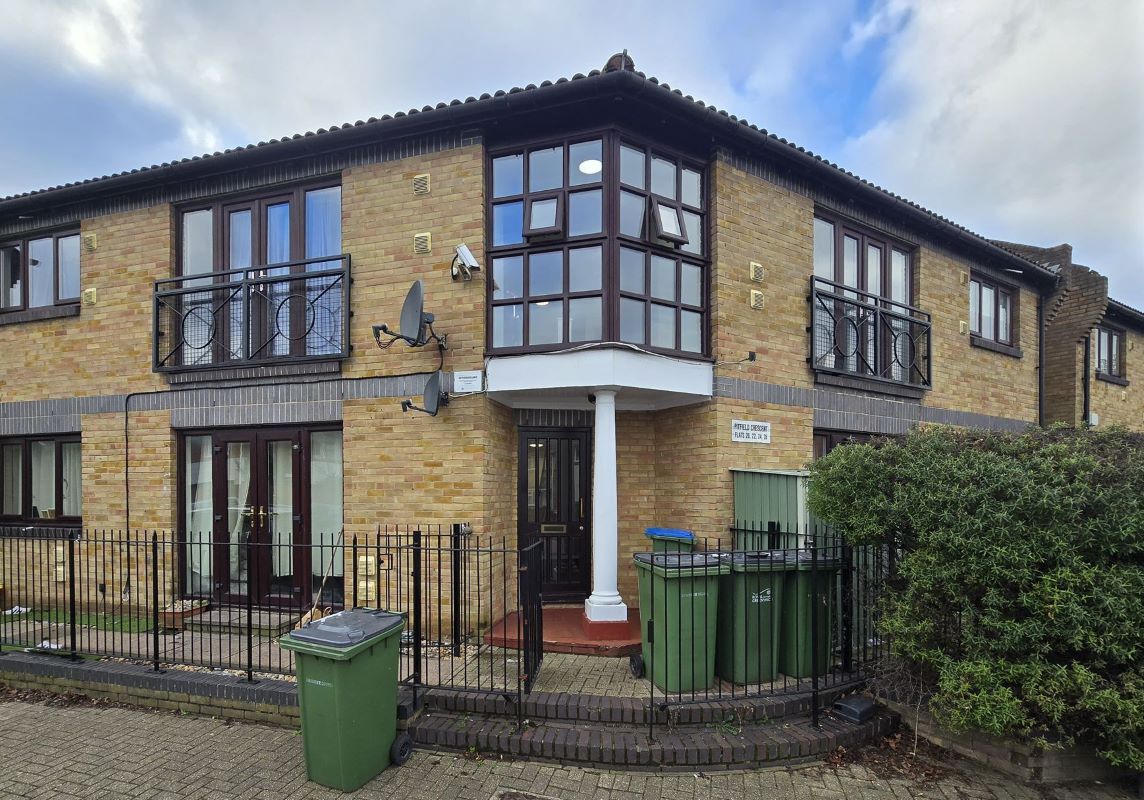 24 Pitfield Crescent, Thamesmead, London, SE28 8RG