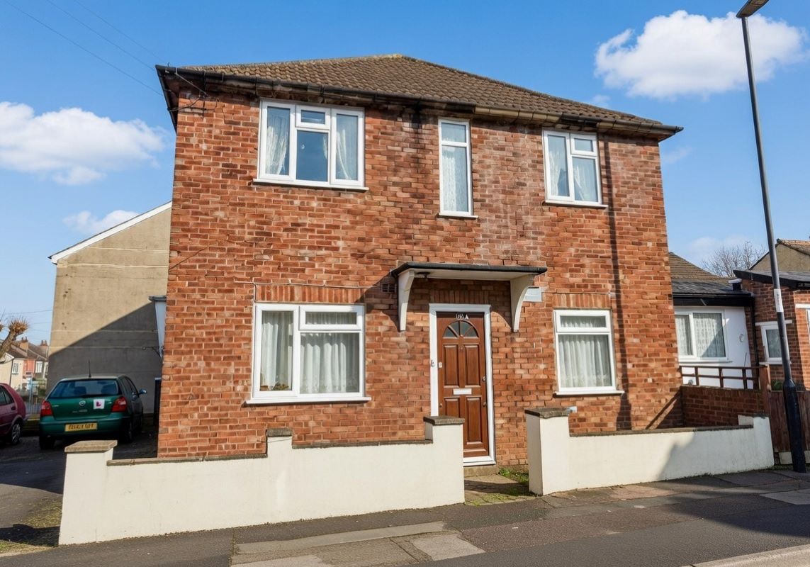 120A Parchmore Road, Thornton Heath, Surrey, CR7 8LX