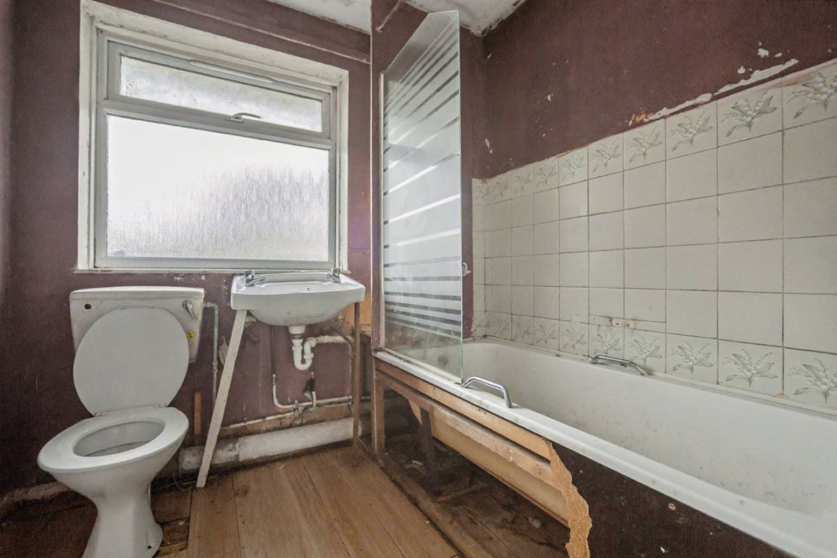 18 Simpson Road, Snodland, Kent, ME6 5QF