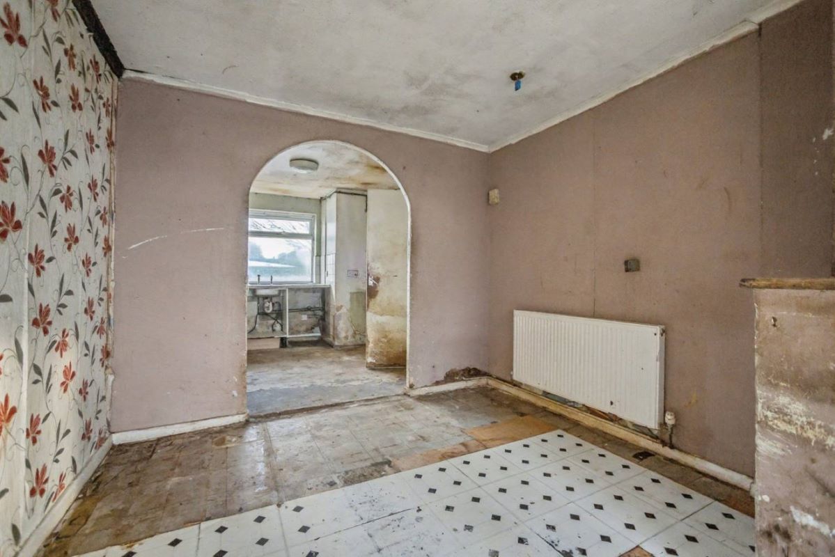 18 Simpson Road, Snodland, Kent, ME6 5QF