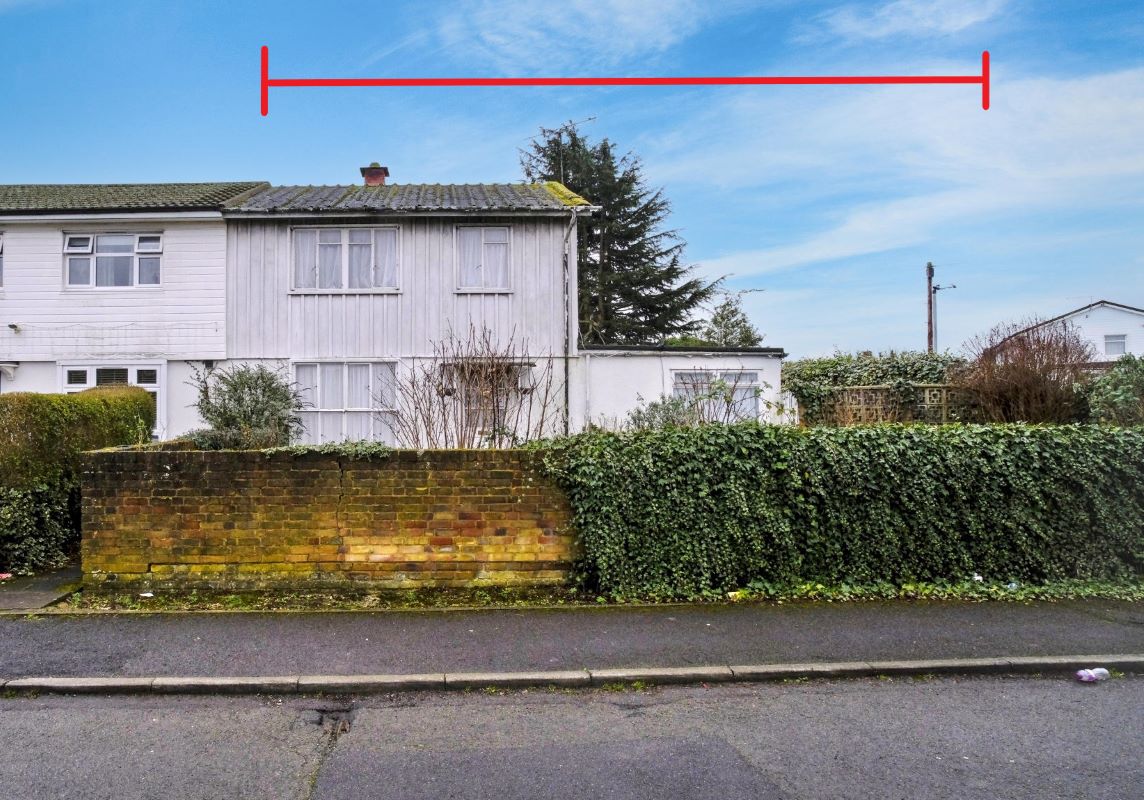 2 Dyson Close, Windsor, Berkshire, SL4 3LZ