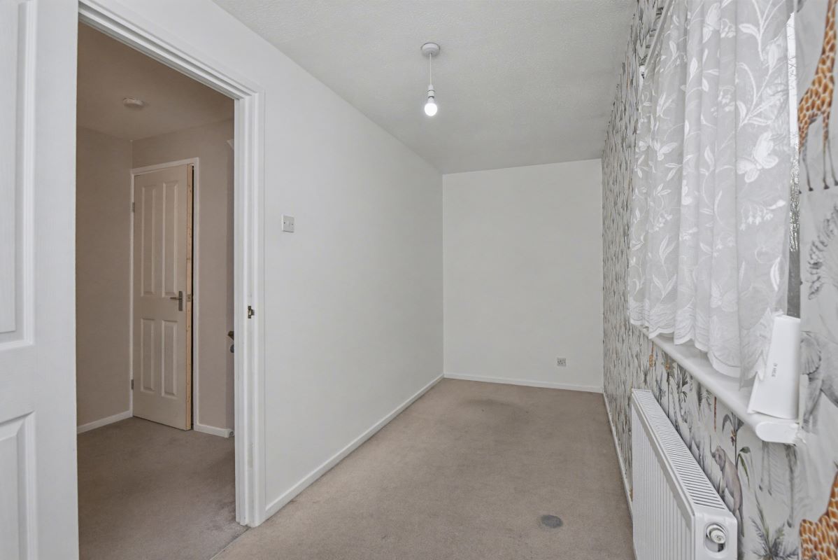 60 Loxford, Basildon, Essex, SS13 1PD