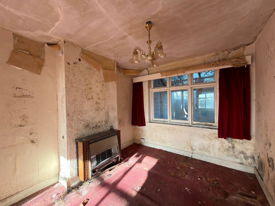 75 Knighton Way Lane, Uxbridge, Middlesex, UB9 4EH