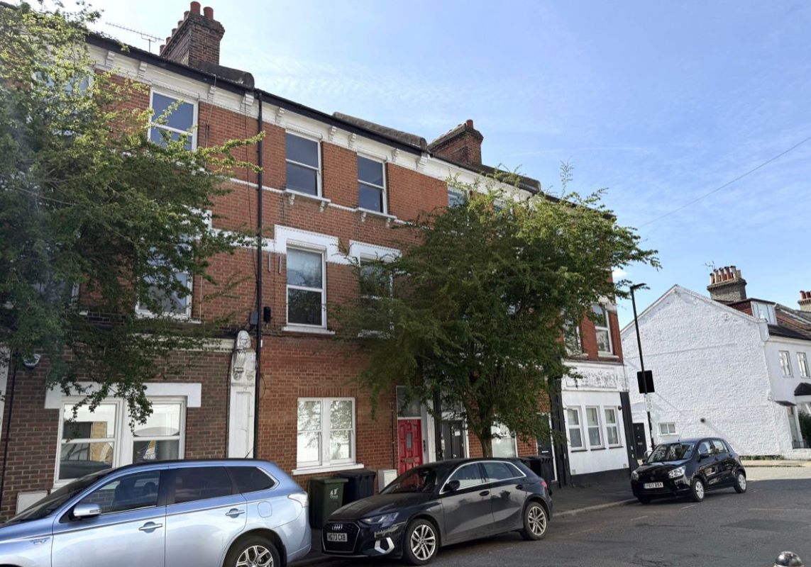 Flat C, 48 Morrish Road, Lambeth, London, SW2 4EG