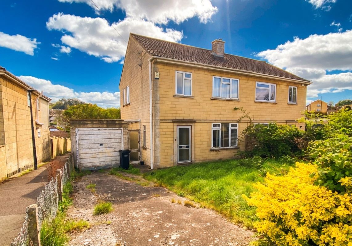 1 Belmore Gardens, Bath, Avon, BA2 1HU