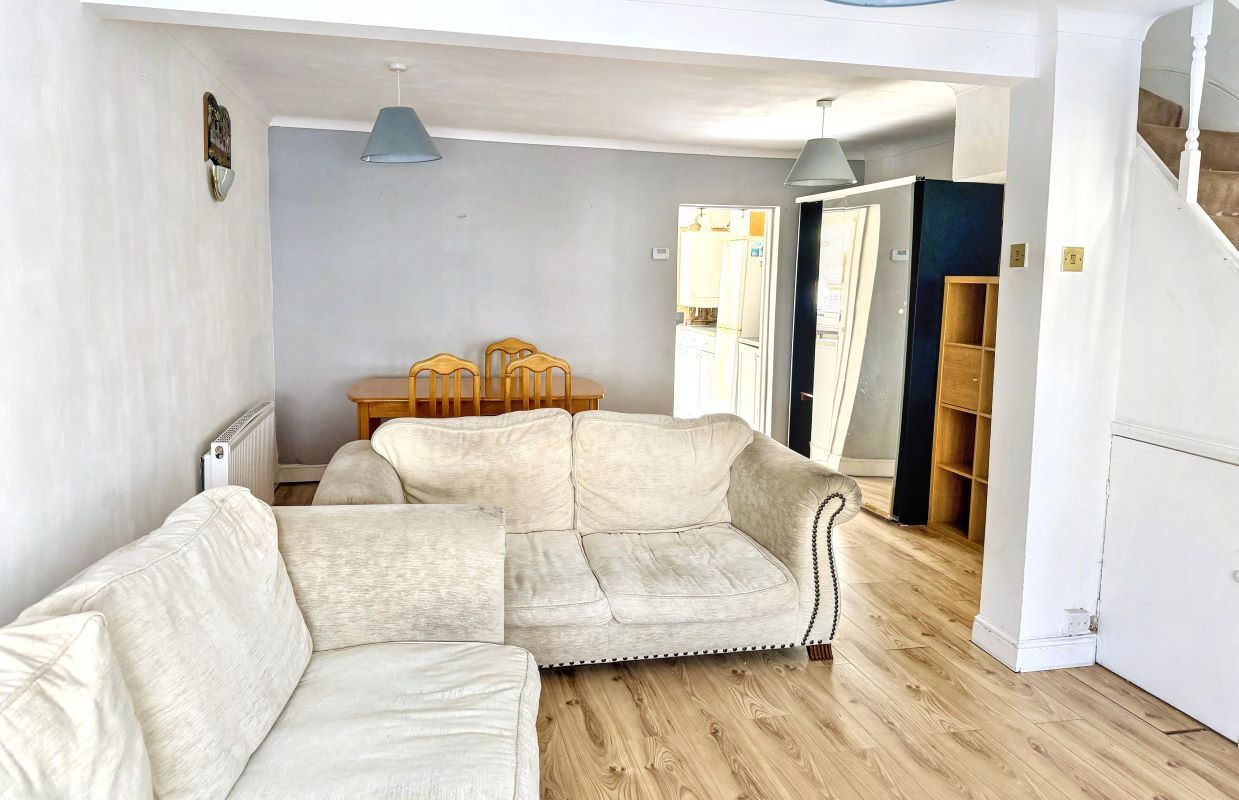 118 Salt Hill Way, Slough, Buckinghamshire, SL1 3TX
