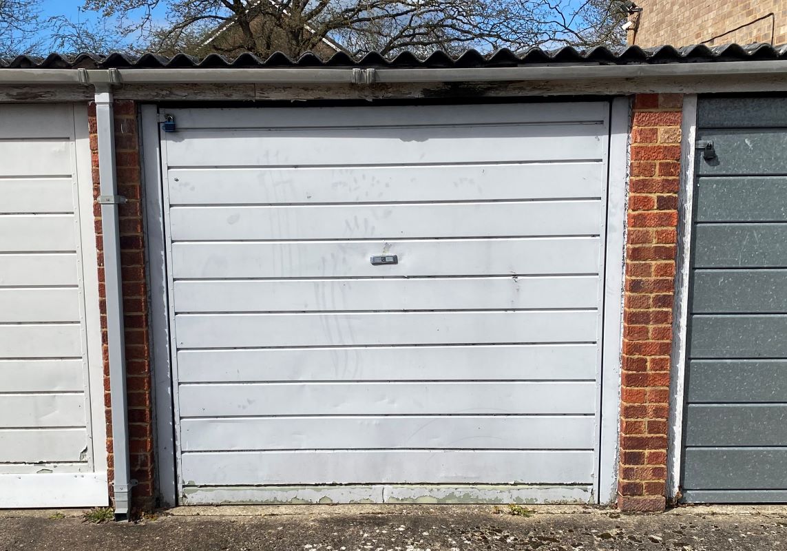 Garage at 3 Buckthorns, Bracknell, Berkshire, RG42 1TA