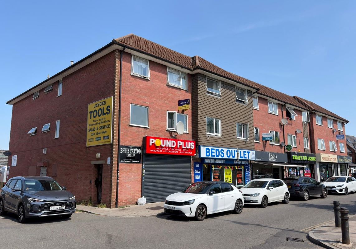 5 Oak Tree Court, 523 Yeading Lane, Northolt, Middlesex, UB5 6LX