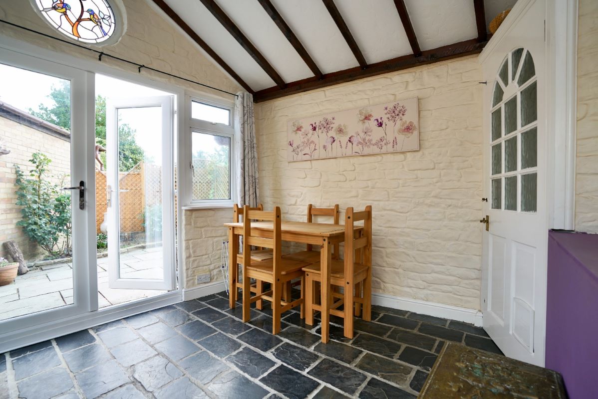 34 Graveley Road, Offord D'arcy, St. Neots, Cambridgeshire, PE19 5RB Robinson And Hall