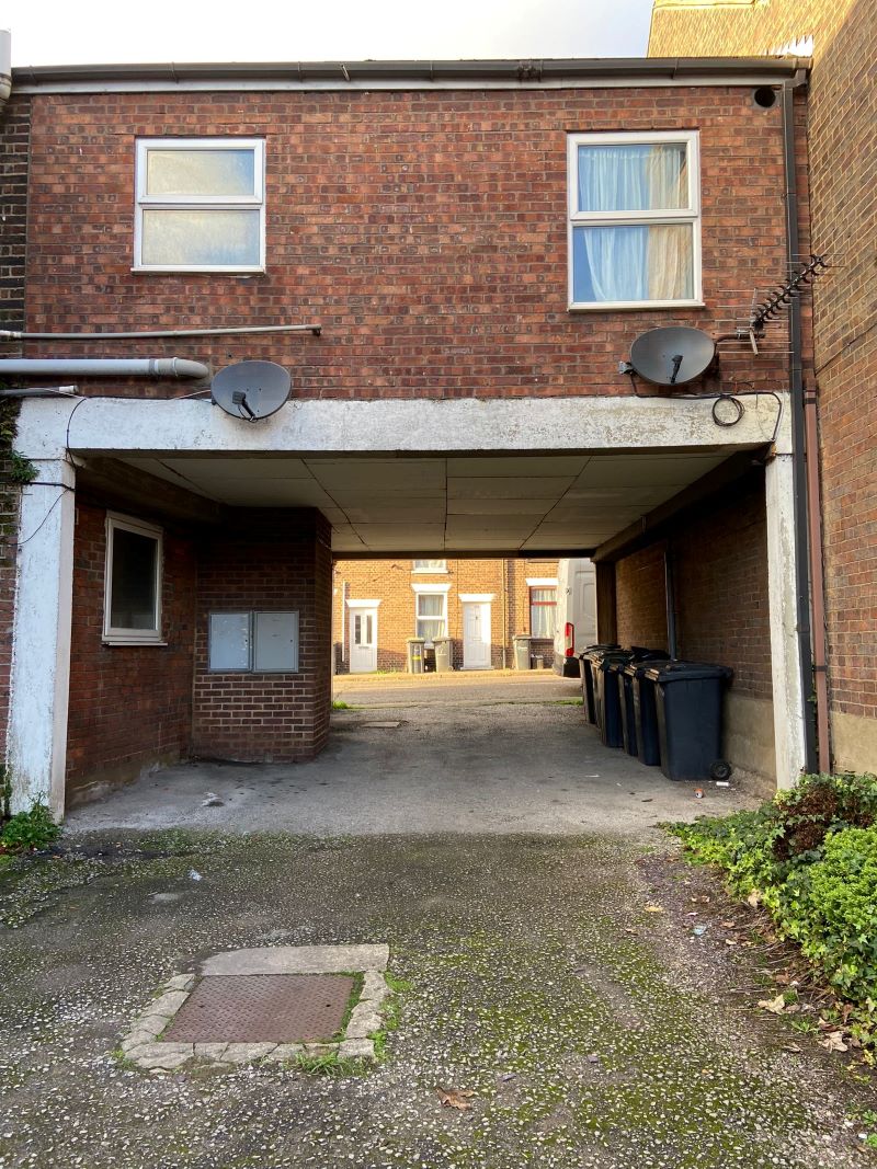 Flat 4, 148 High Town Road, Luton, Bedfordshire, LU2 0DL Robinson And