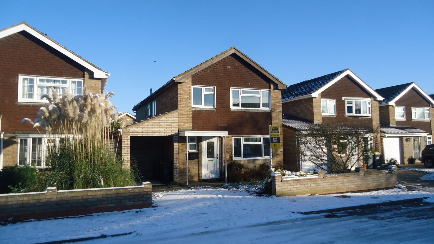 7 Dunster Gardens, Bedford, Bedfordshire, MK41 8BE Robinson And Hall