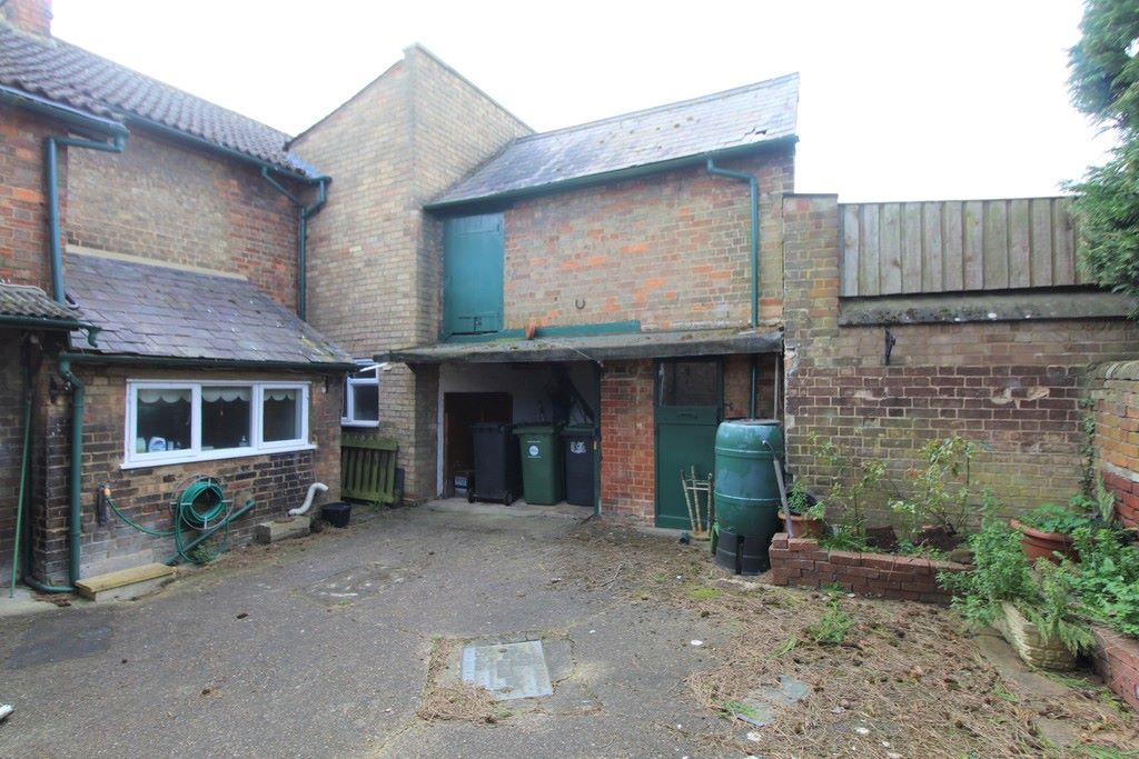 38 Biggleswade Road, Upper Caldecote, Biggleswade, Bedfordshire, SG18