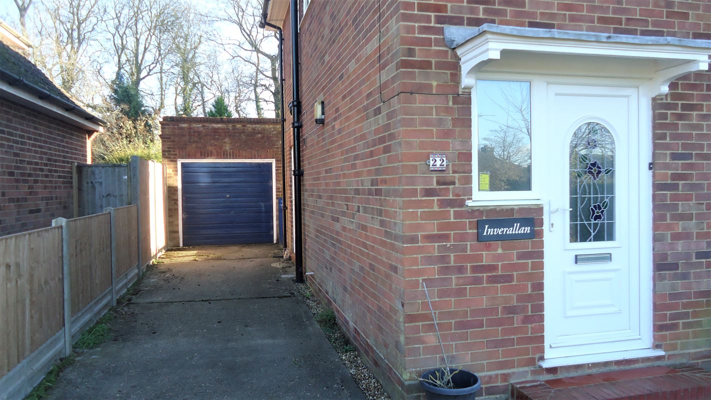 Inverallan, 22 Highlands Road, Buckingham, Buckinghamshire, MK18 1PL