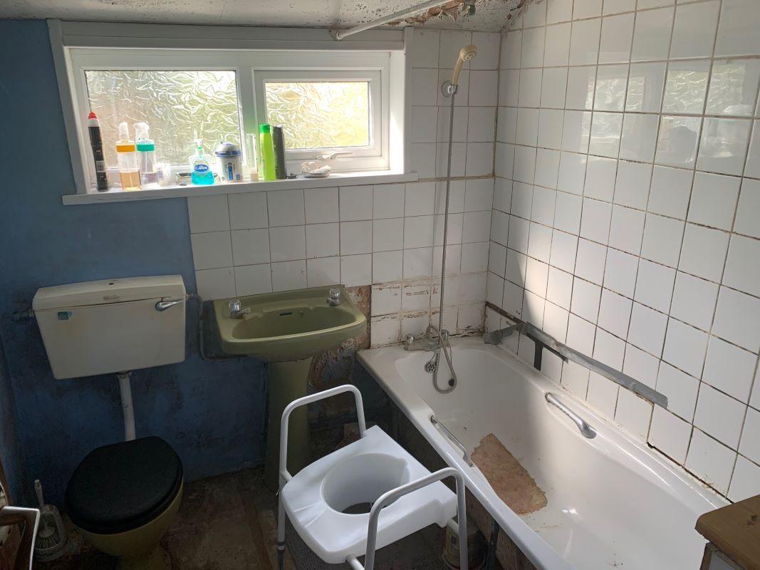 2 Coronation Road, Stony Stratford, Milton Keynes, Buckinghamshire