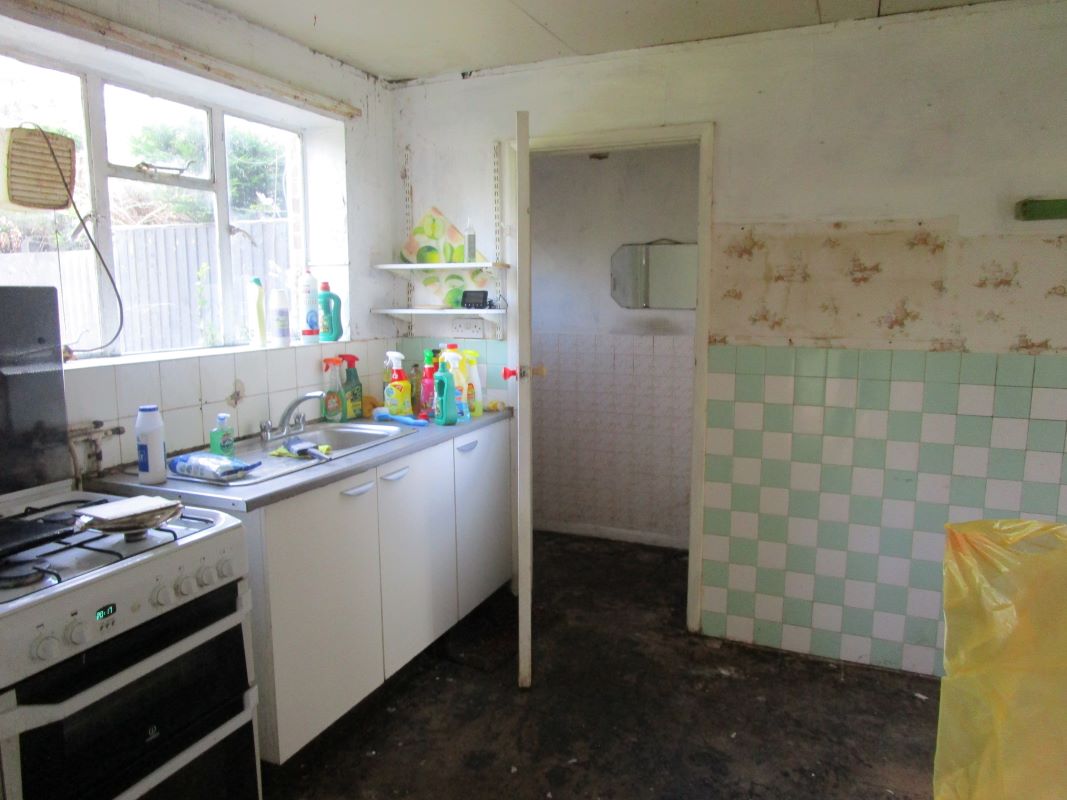 84 Putnoe Heights, Bedford, Bedfordshire, MK41 8ED Robinson And Hall