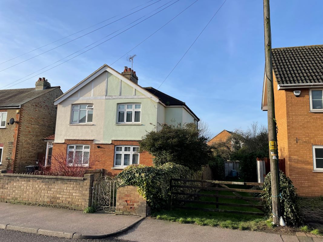 154 Hitchin Street, Biggleswade, Bedfordshire, SG18 8BP Robinson And Hall