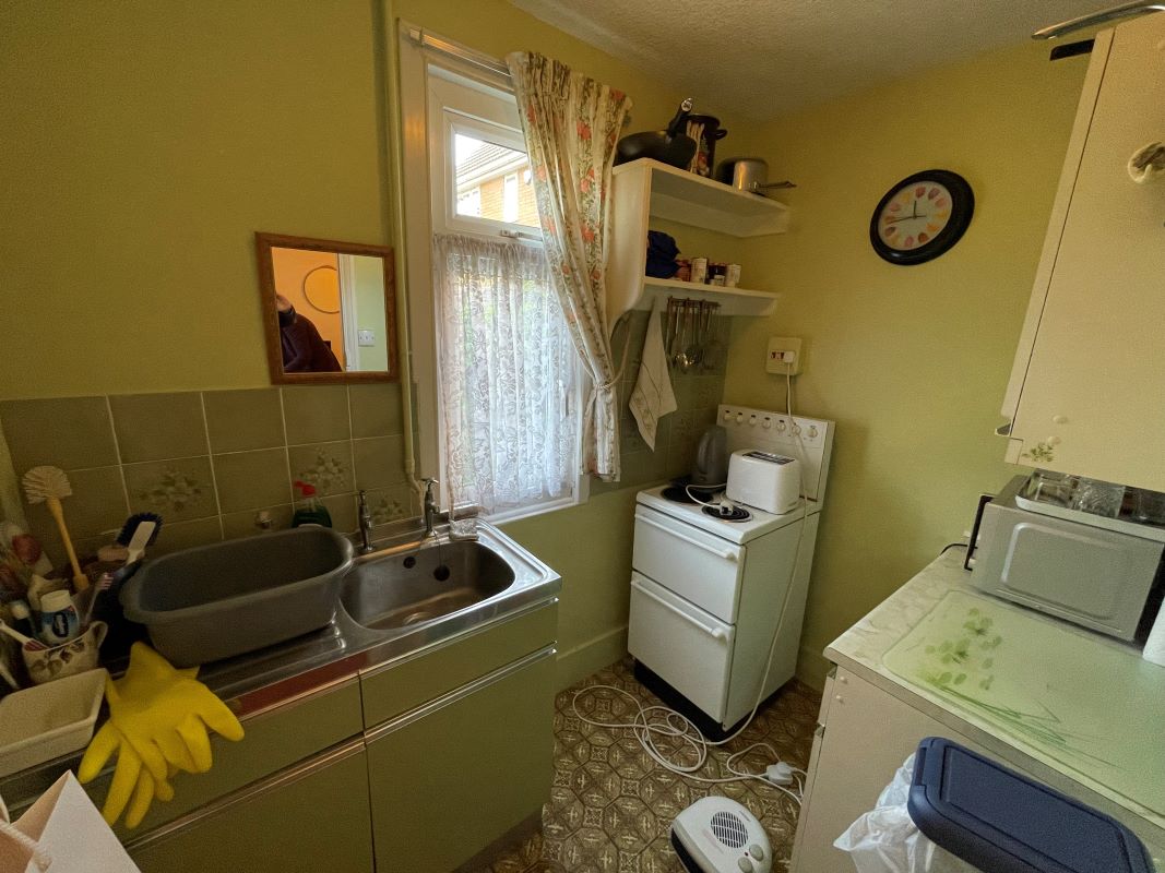 154 Hitchin Street, Biggleswade, Bedfordshire, SG18 8BP Robinson And Hall